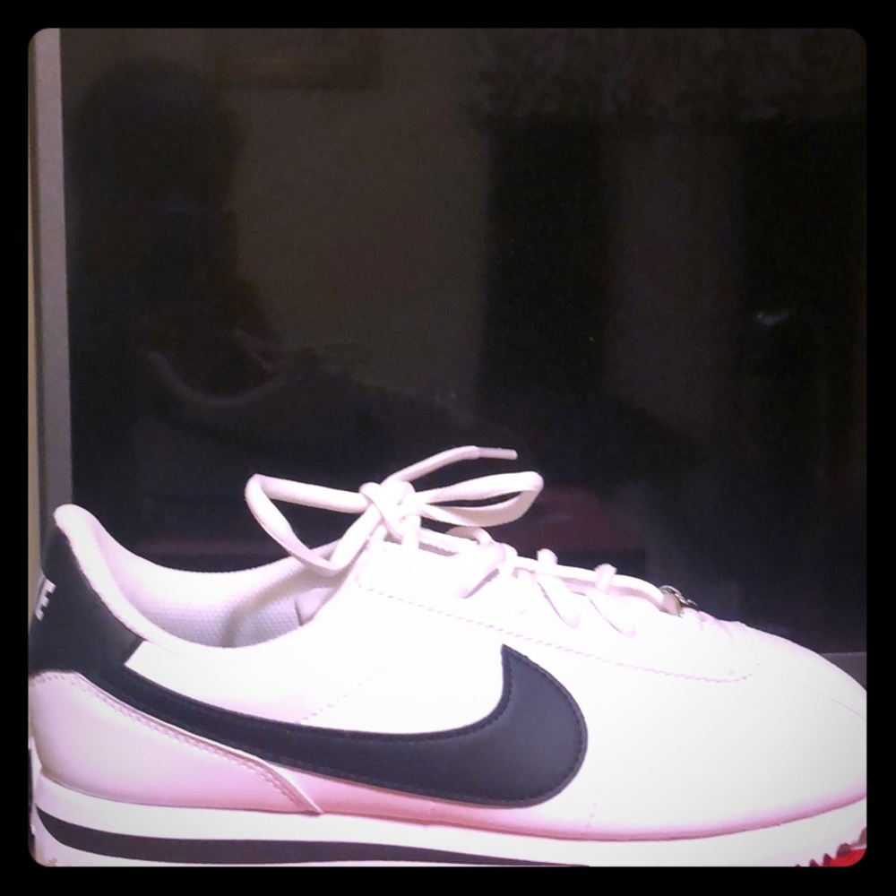 Nike Cortez / Basic .